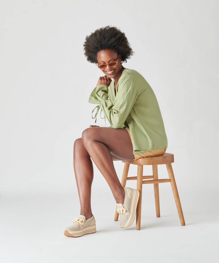 Dolce Vita Jhenee Perforated Sneakers Sand Nubuck