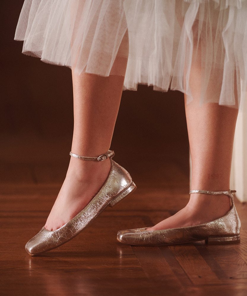 Dolce Vita Ashya Ballet Flats Silver Distressed Leather