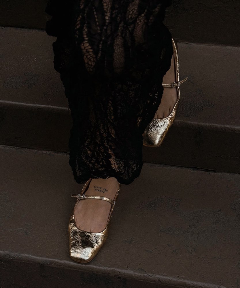 Dolce Vita Reyes Ballet Flats Gold Distressed Leather
