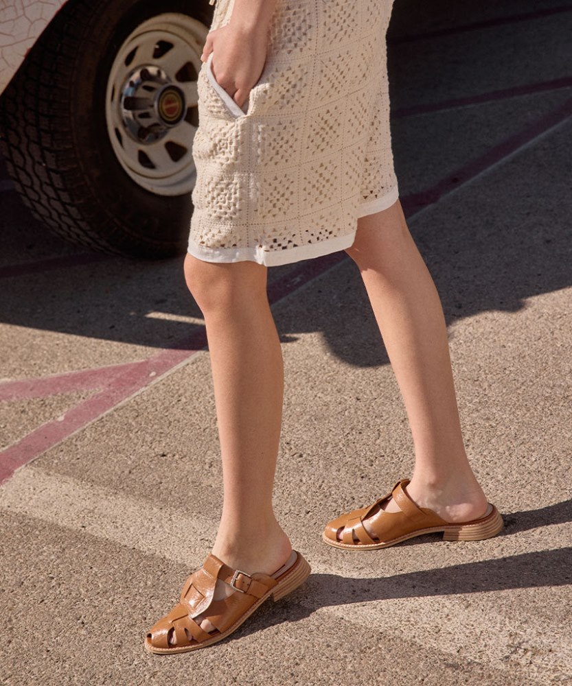 Dolce Vita Hippie Flats Tan Crinkle Patent