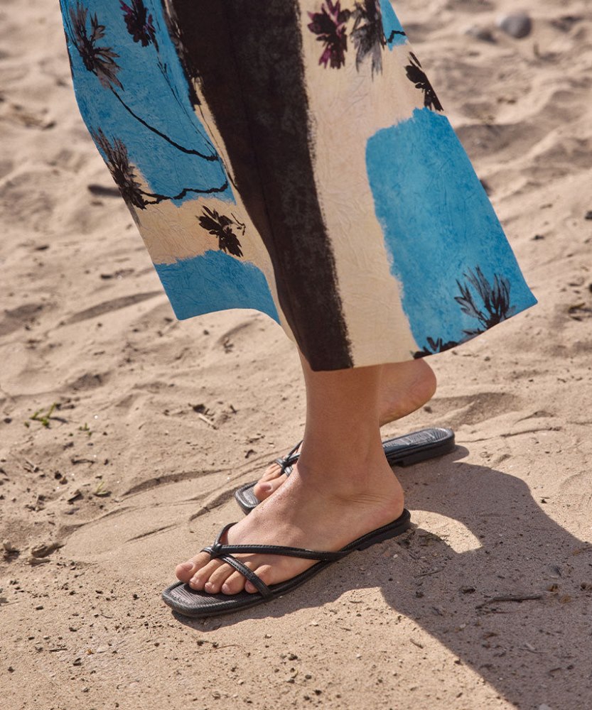 Dolce Vita Lucca Sandals Black Stella